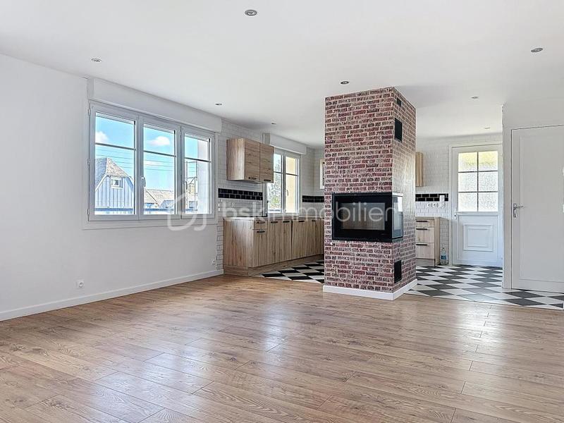 Maison traditionnelle - 160 m² - 7 pièces