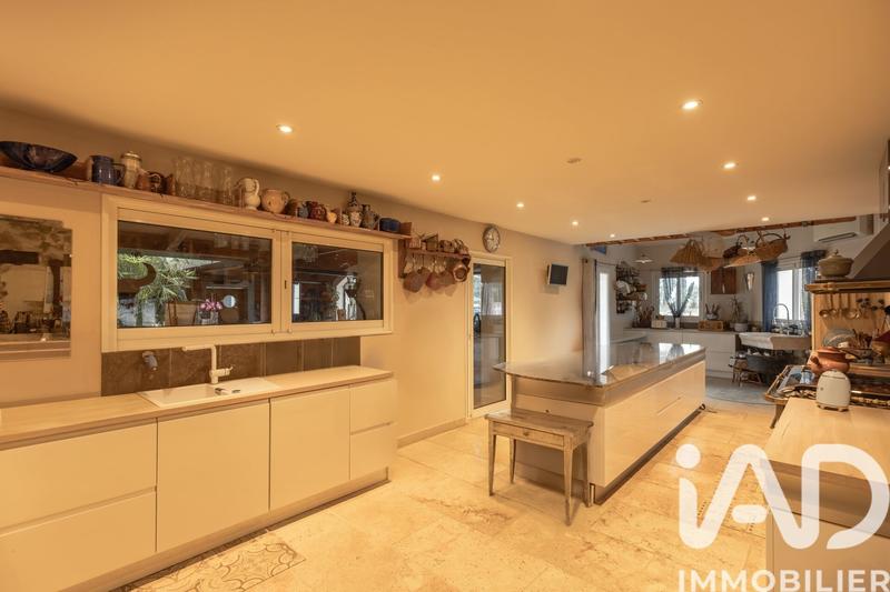 Maison - 423 m² - 8 pièces