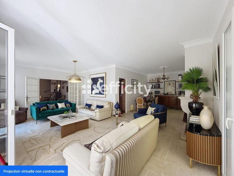 Maison - 220 m² - 6 pièces