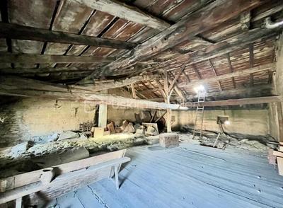 Appartement - 93 m² - 1 pièce