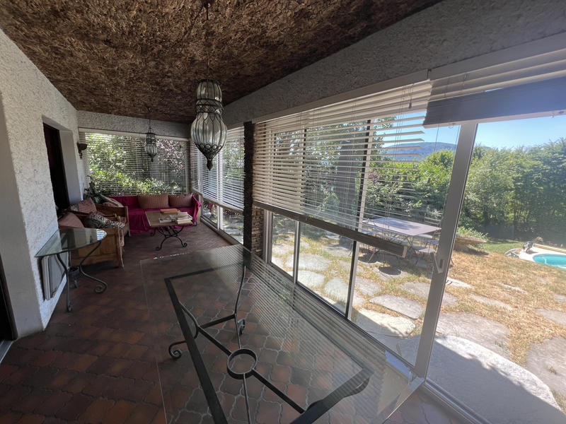 Maison - 237 m² - 8 pièces