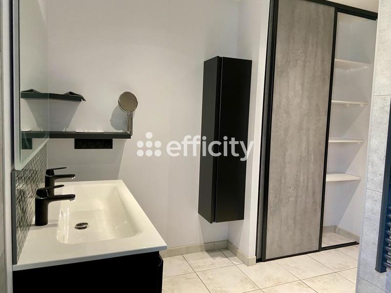 Maison - 111 m² - 5 pièces