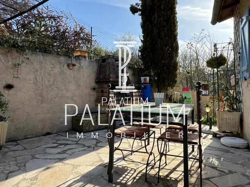 Maison - 96 m² - 4 pièces