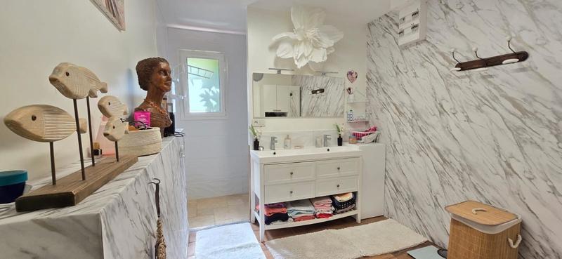 Maison - 200 m² - 6 pièces