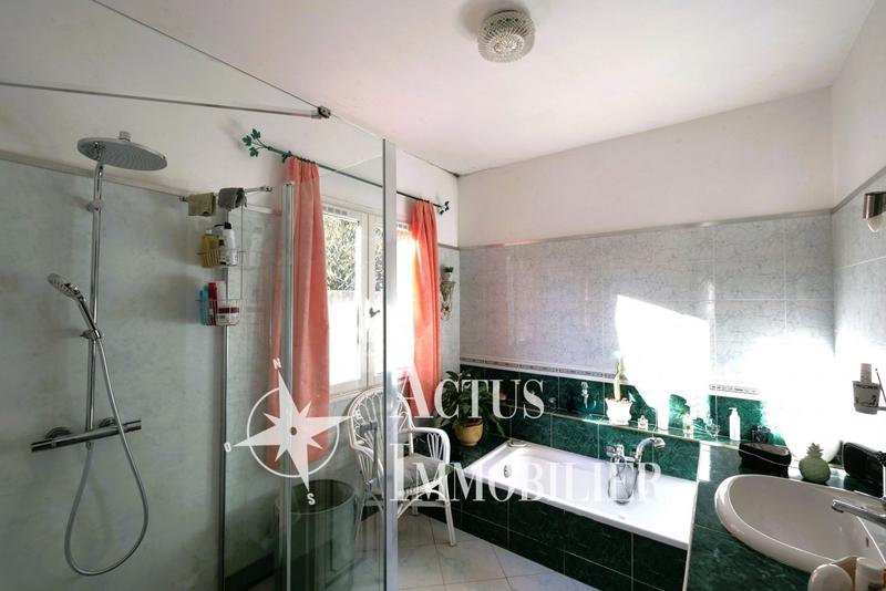 Maison - 209 m² - 6 pièces