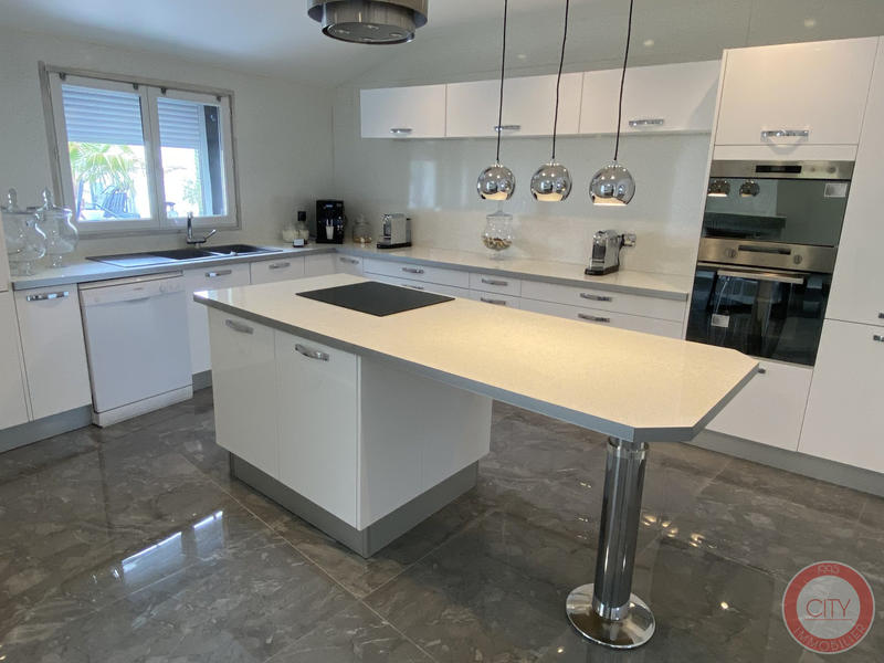 Maison - 160 m² - 5 pièces