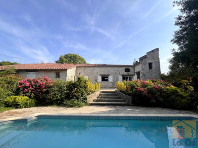 Maison - 267 m² - 10 pièces