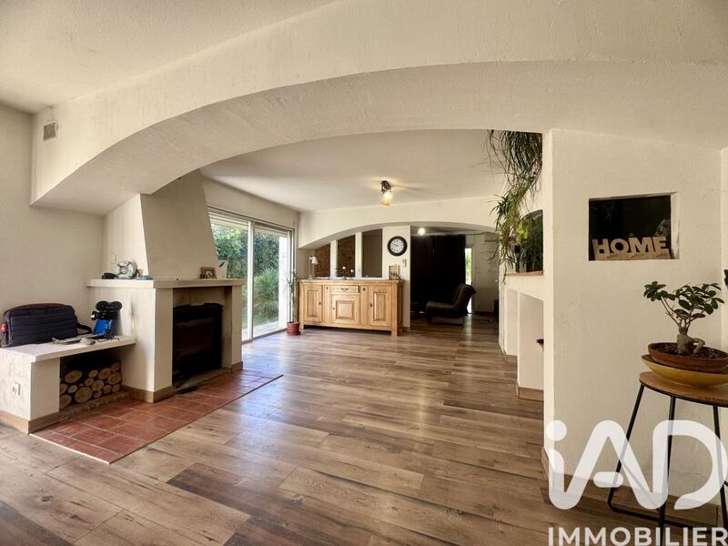 Maison - 215 m² - 7 pièces