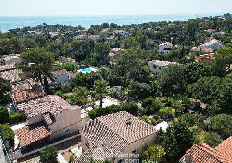 Villa - 182 m² - 8 pièces