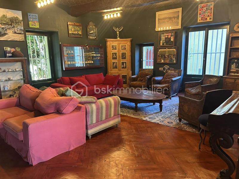 Château - 722 m² - 19 pièces