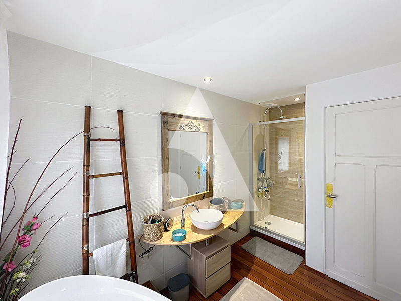 Maison - 96 m² - 5 pièces