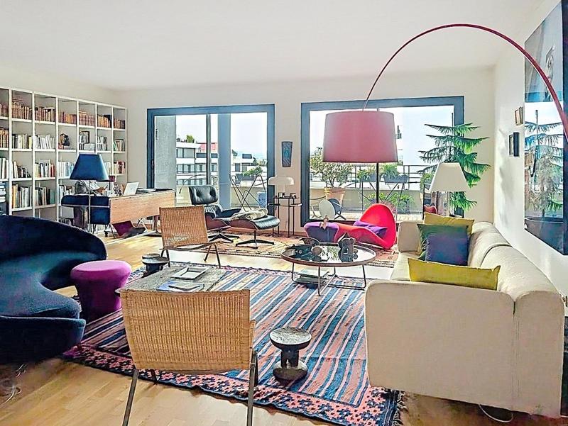 Appartement - 210 m² - 6 pièces