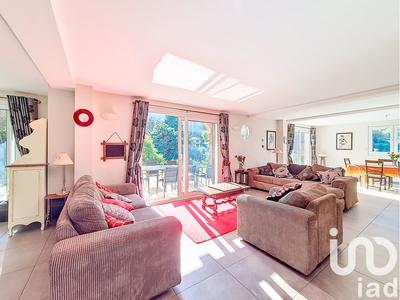 Maison - 258 m² - 9 pièces