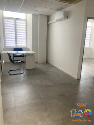 Local commercial - 25 m² - 2 pièces