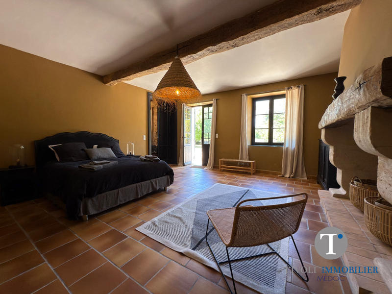 Maison ancienne - 490 m² - 12 pièces