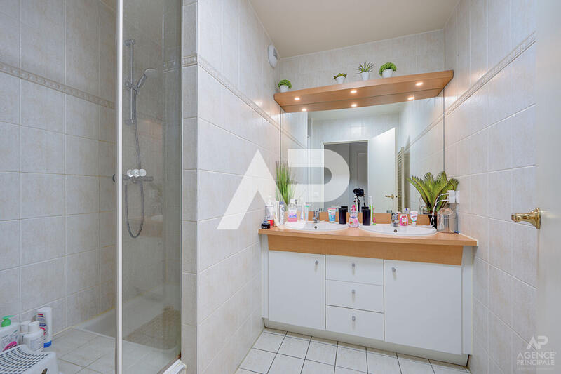 Appartement - 110 m² - 5 pièces