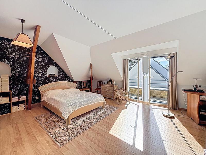 Maison - 220 m² - 7 pièces