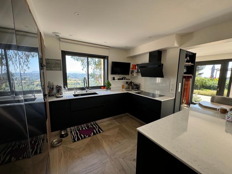 Villa - 358 m² - 10 pièces