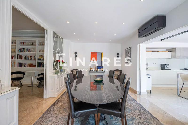 Maison - 306 m² - 6 pièces