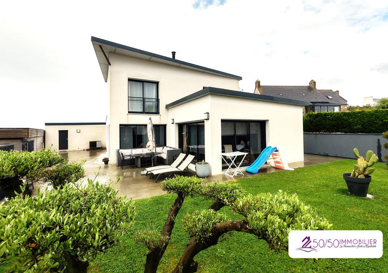 Maison contemporaine - 177 m² - 6 pièces