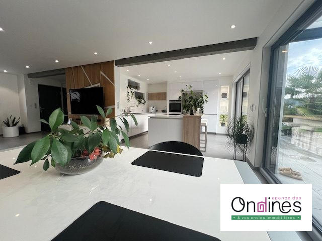 Maison - 111 m² - 5 pièces