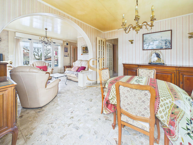 Maison - 121 m² - 6 pièces