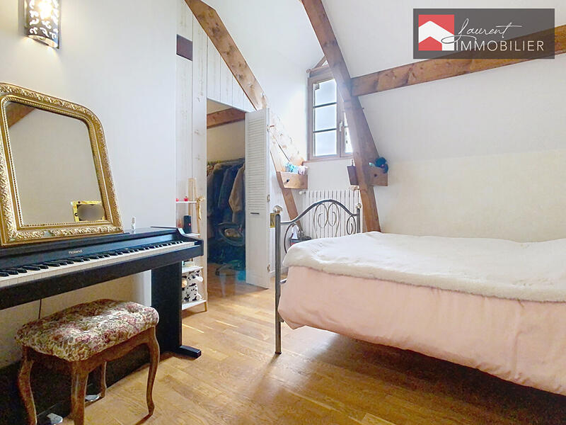 Maison - 214 m² - 6 pièces