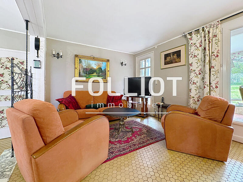 Maison - 240 m² - 10 pièces