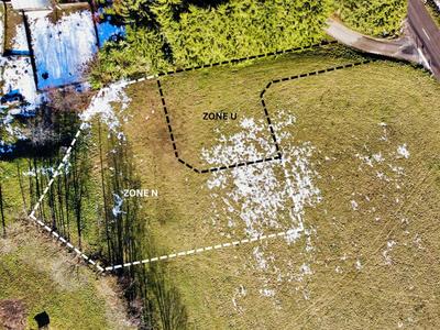 Terrain constructible - 2 300 m²