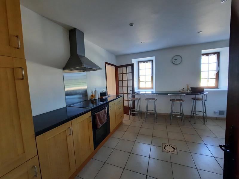 Maison traditionnelle - 271 m² - 12 pièces