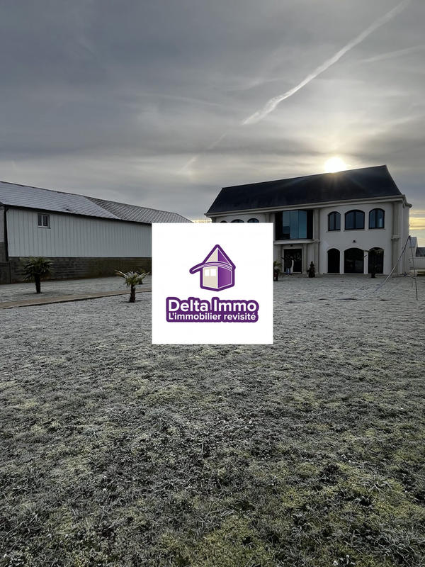 Maison - 345 m² - 8 pièces