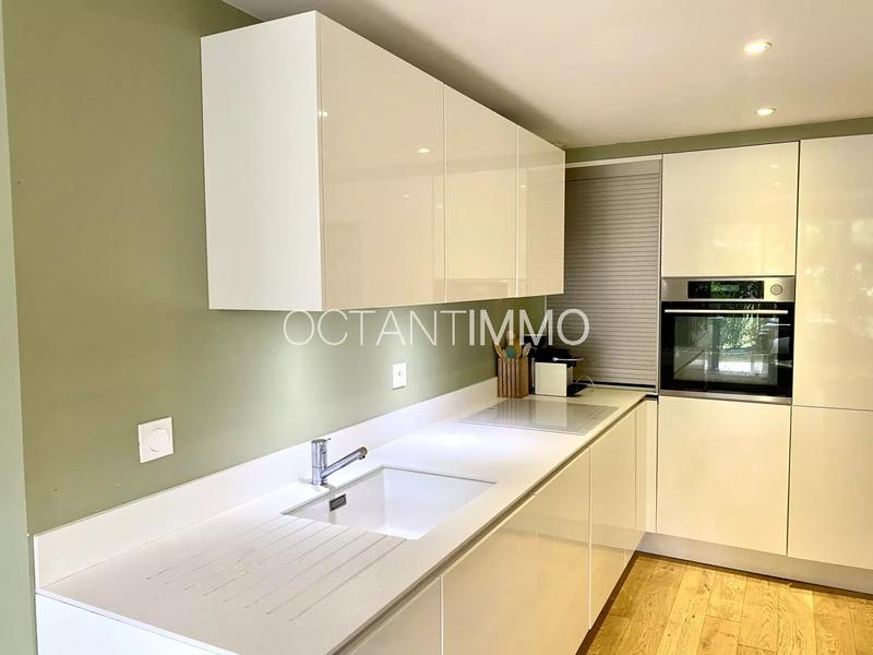 Appartement - 131 m² - 6 pièces