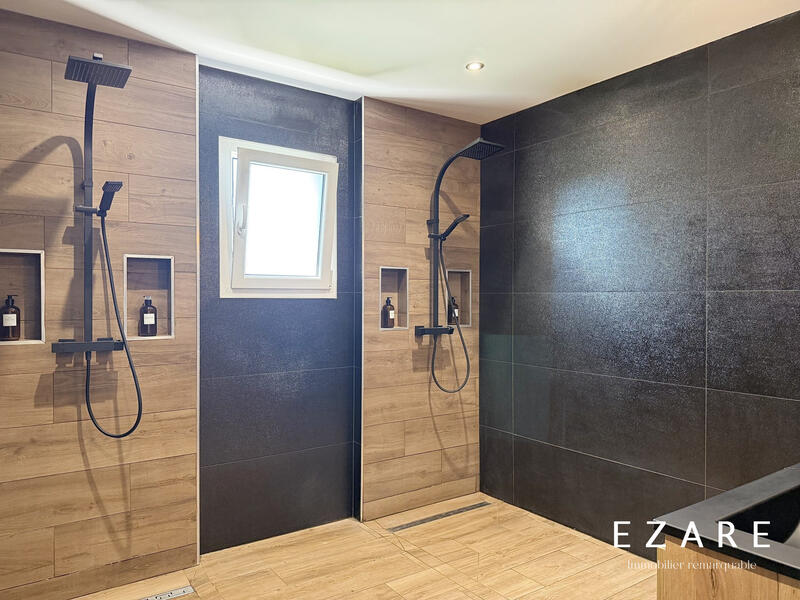 Maison - 190 m² - 5 pièces