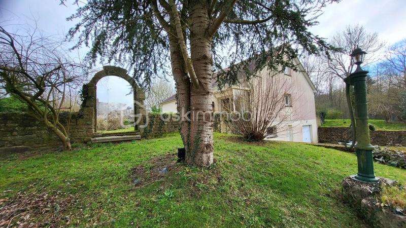 Pavillon - 210 m² - 8 pièces