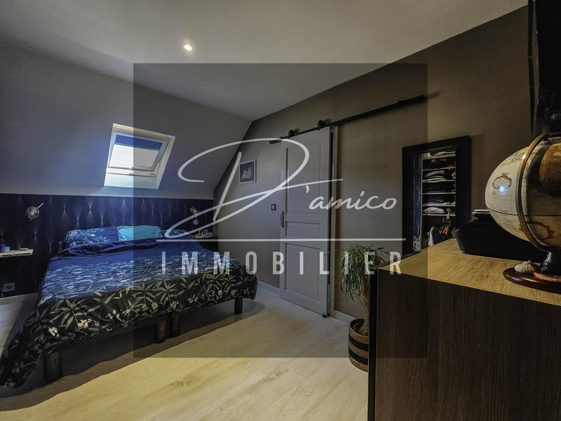 Maison - 104 m² - 7 pièces