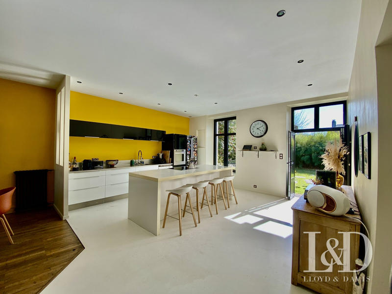 Maison ancienne - 198 m² - 8 pièces