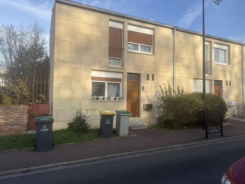 Maison - 93 m² - 5 pièces