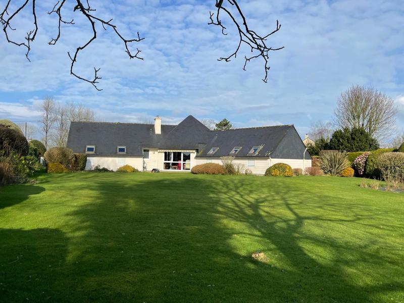 Maison - 195 m² - 8 pièces