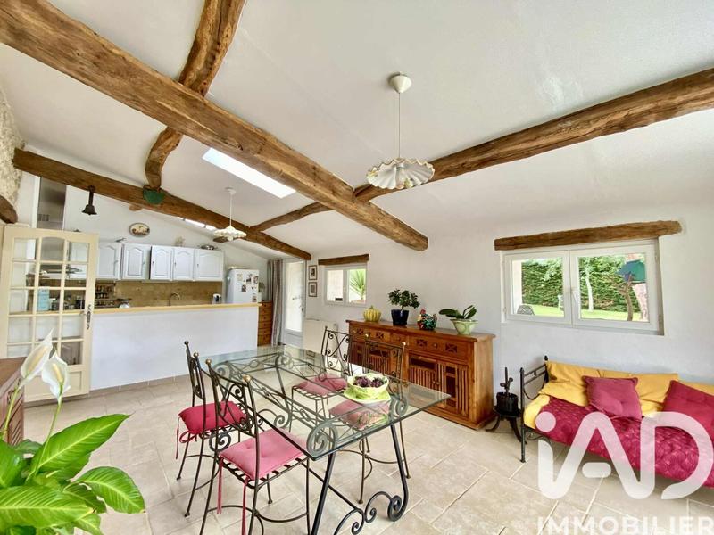 Maison - 230 m² - 8 pièces