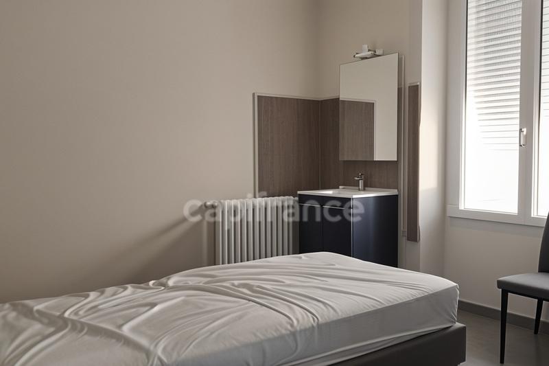 Propriété - 1 100 m² - 16 pièces