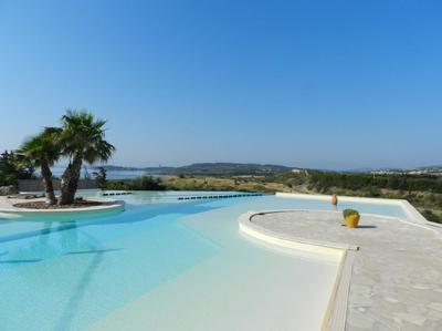 Propriété - 275 m² - 6 pièces