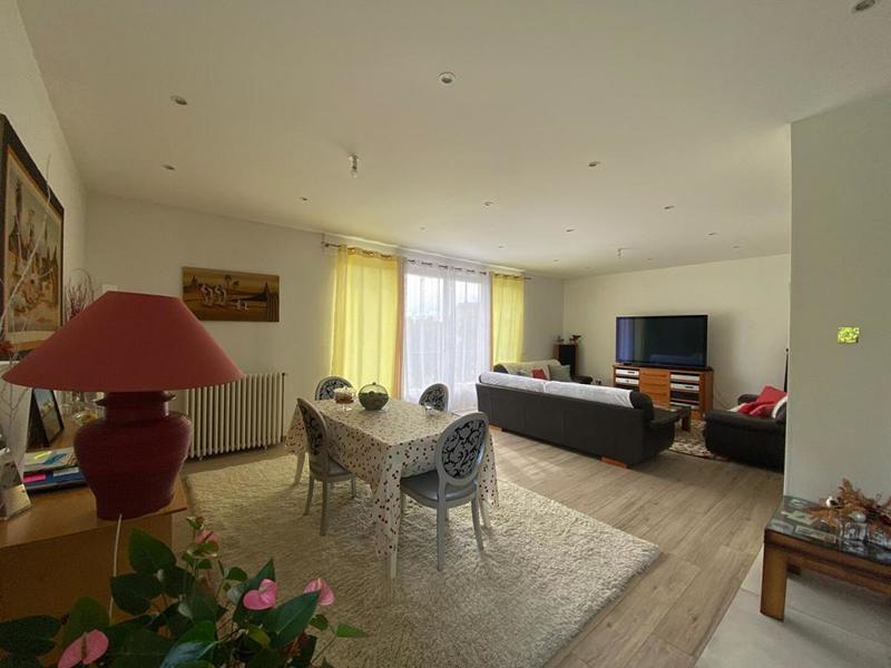 Maison - 230 m² - 6 pièces