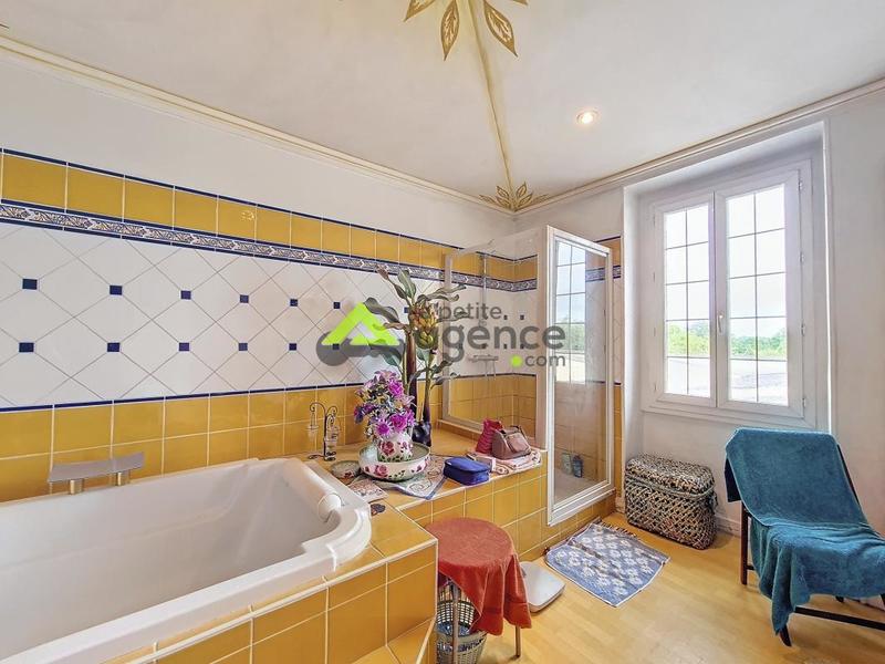 Propriété - 391 m² - 5 pièces