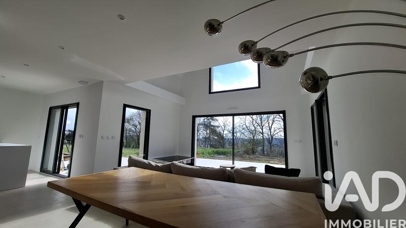 Maison - 200 m² - 7 pièces