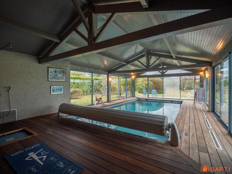 Maison - 260 m² - 5 pièces