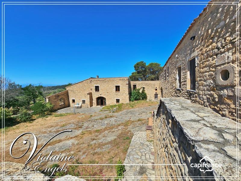 Corps de ferme - 592 m² - 14 pièces