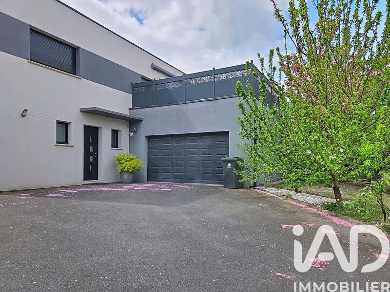 Maison - 170 m² - 6 pièces