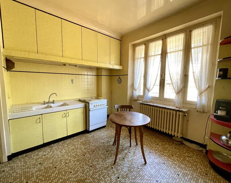 Maison - 212 m² - 8 pièces