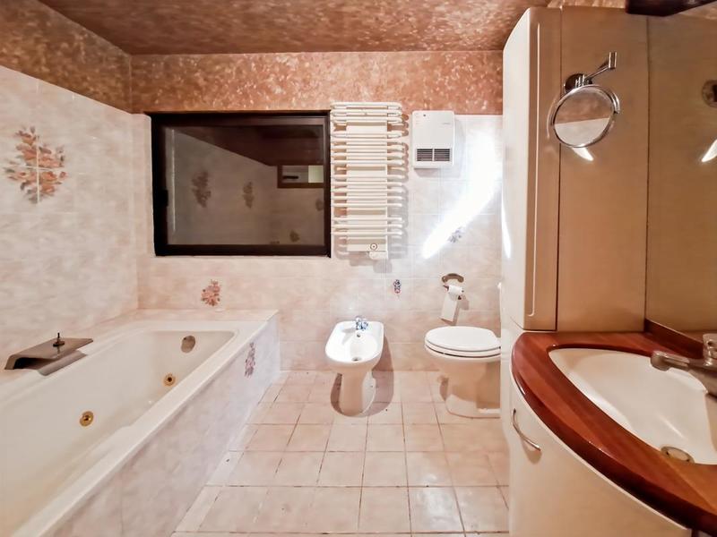 Propriété - 200 m² - 6 pièces