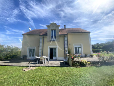 Maison - 214 m² - 8 pièces